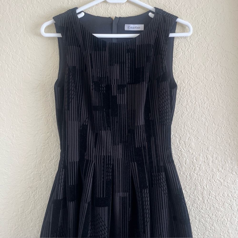 Calvin Klein Women's Dress Black Fit & Flare Black Velour Velvet size 0 Stretch - Picture 3 of 13
